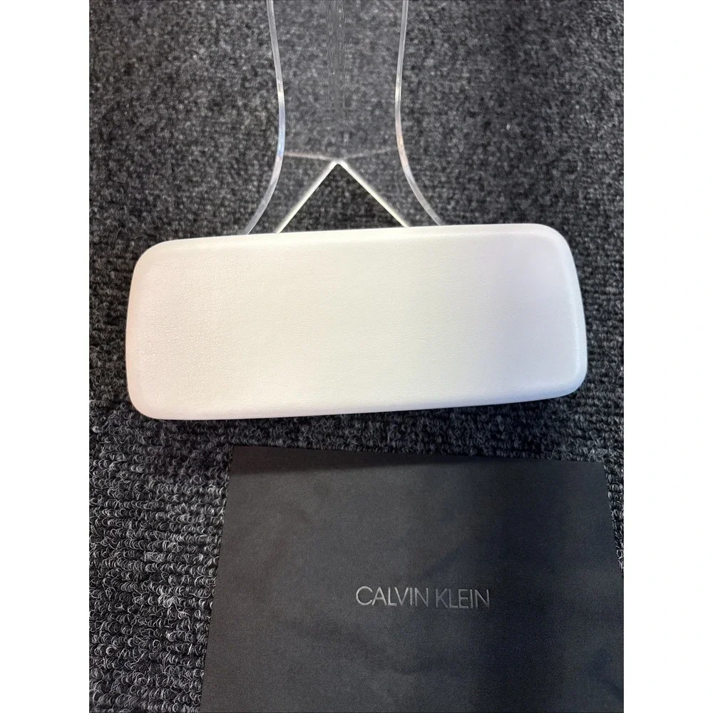 Calvin Klein~Hard‎ Eyeglass Case~White with Black Logo/Black Inside~NEW